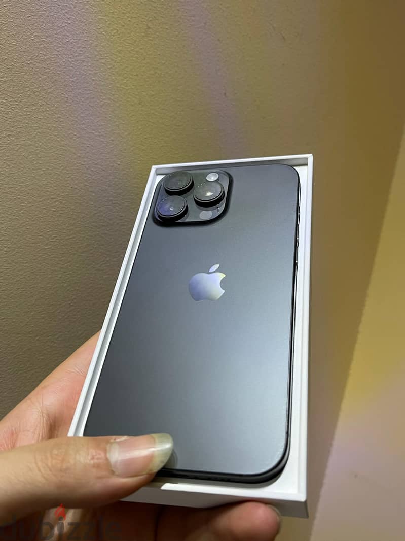 IPhone 16 pro max 3