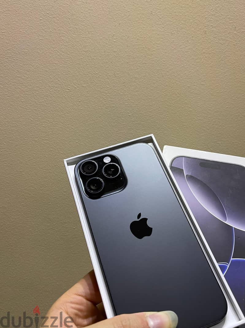 IPhone 16 pro max 4