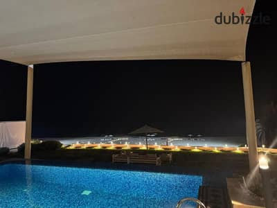 قصر فاخر للإيجار في مراسي، فالنسيا، الساحل الشمالي موقع مميز على الشاطئ مباشرةً مسبح خاص وشاطئ خاص  غرفة سينما جاكوزي، ساونا، سبا