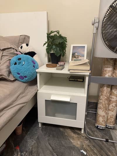 Ikea bed side table / comode كمودينه ايكيا
