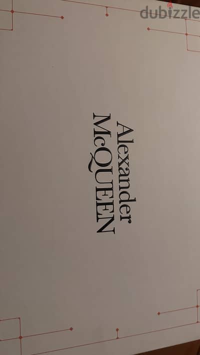 Alexander mcueen حذاء رجالي مقاس  افضل لمقاس ٤٤ او ٤٣