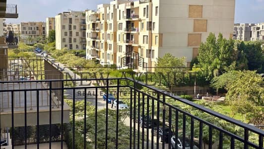 شقة تشطيب فاخر في إيست تاون سوديك | Eastown Sodic موقع مميز تطل على إطلالتين مفتوحتين تشطيب كامل مع تكييف وشترز