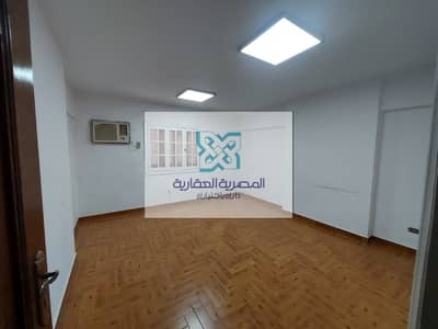 Office for rent in Badr Towers on the ring road   next to Carrefour City Center Maadi   200 m   fully air-conditioned and has a kitchen   fifth floor with 2 elevators   overlooks the 