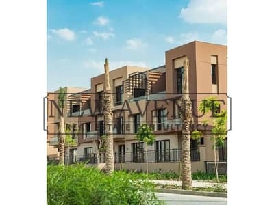 تاون هاوس للبيع بافضل سعر و ڤيو رائع و موقع مميز جداً في كمبوند ديستريكت 5 -  District 5 compound