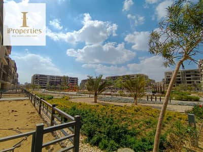 apartment with garden ready to move for sale in palm hills new cairo