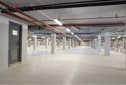 For rent: 700 sq m super deluxe administrative building with air conditioning, Courtyard Mall, Sheikh Zayed