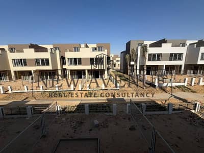 Townhouse for sale at Palm Hills New Cairo Ready to move with installments