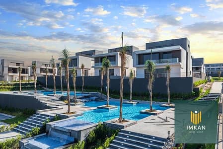 Interest-free townhouse for sale, ready for viewing, in La Vista Patio Town compound, Fifth Settlement, at a special price with installments.