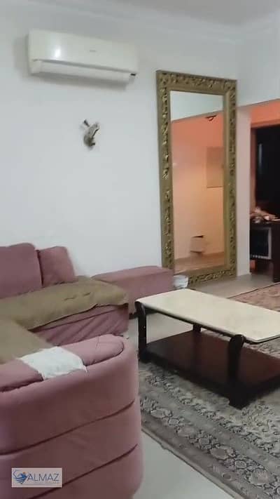 شقه مفروشه بمساحة ١٠٠ متر للايجار في النرجس 2 فيلات في التجمع الخامس بالقرب من المحاور الرئيسية
