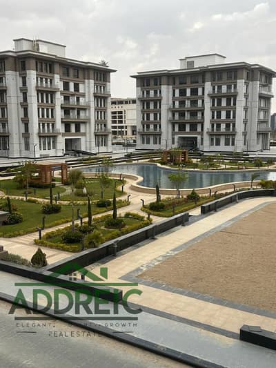 كمبوند Eleven Sc من شركة STM Developments عيش في موقع استراتيجي مباشر على شارع التسعين الجنوبي، واحد من أهم وأرقى شوارع القاهرة الجديدة