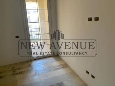 شقة 3غرف تشطيب الترا سوبر لوكس للبيع بكمبوند ريجينس بارك فيو مفتوح بانورامي Regents Park New Cairo