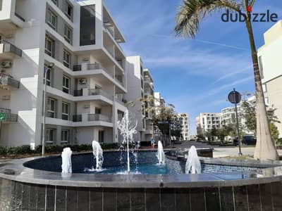 شقة للبيع استلام فوري في كمبوند بيتا جرينز في مدينة المستقبل Mostakbal City بالقرب من طريق السويس