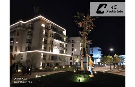 Ready to move lowest price in market garden unit prime location near Hyde Park & Fifth Square resale apartment for sale