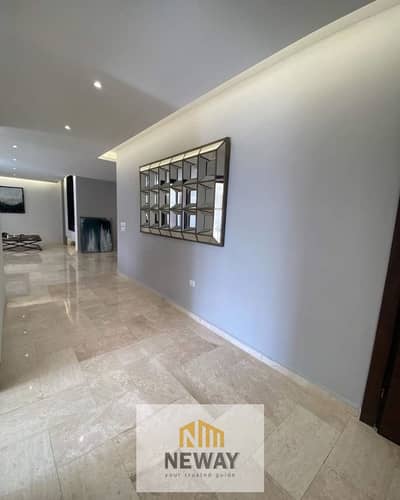 Ready-to-move-in apartment in the heart of New Cairo's Fifth Settlement, directly opposite the American University in Cairo, with a special discount