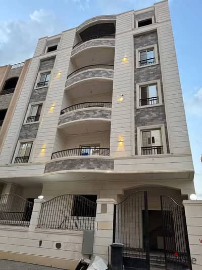 Apartment for rent in Gardenia Heights, Fifth Settlement, 120 sqm, Super Lux finishing, inhabited building, quiet area