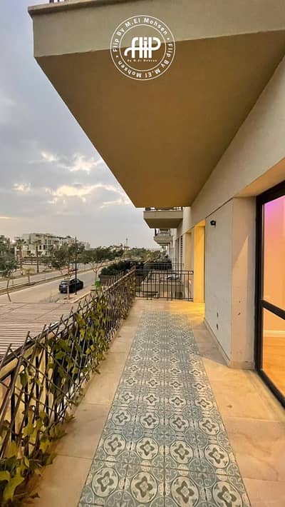 Apartment For Sale In courtyard