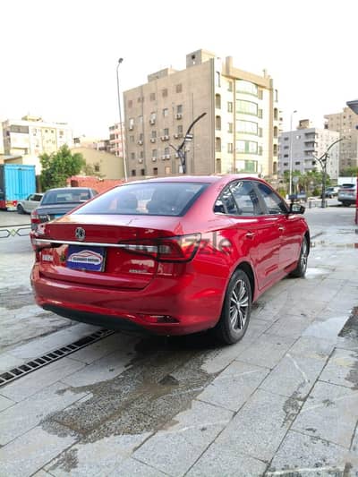 للبيع ام جي 5 لاكشري موديل 2022 فابريكة بالكامل برة وجوة عداد 100