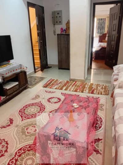 لبيع بقلب الشيخ زايد. . شقة بفيلا أهالي في الحي الاول بسعر لقطة For sale in the heart of Sheikh Zayed: an apartment in a villa in the first district at