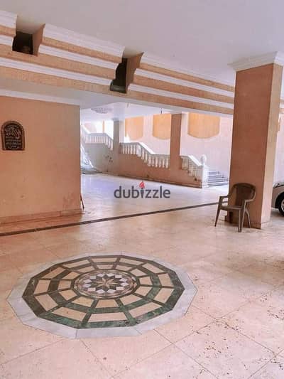 عمارة فى النرجس مساحه الارض 660 متر متشطبه تشطيبات مميزة