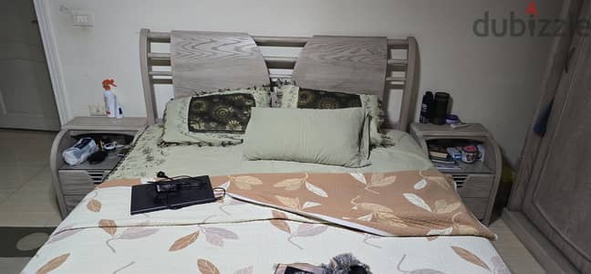 غرفه نوم زان قشره قارورة بحاله جيده جدا سرير 180سم متجدده بالكامل