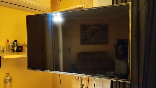 Tornado 43-Inch Full HD LED TV    حامل حائط متحرك