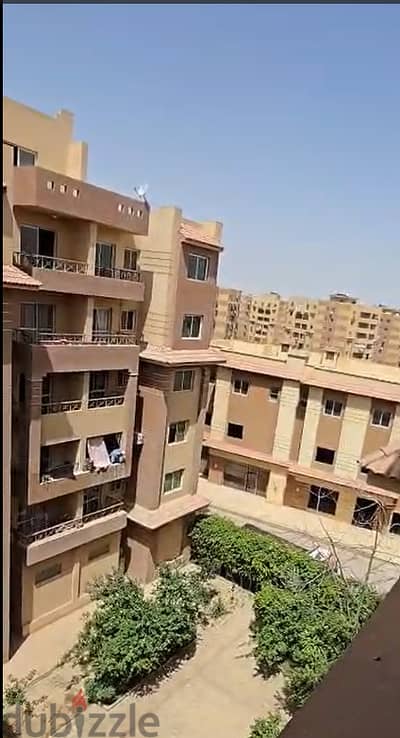 فرصة نادرة للبيع – شقتين متجاورتين في كمبوند الكاميليا