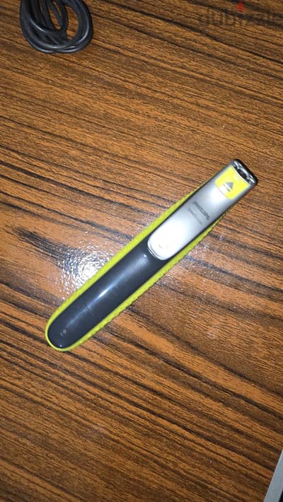 Philips blade one