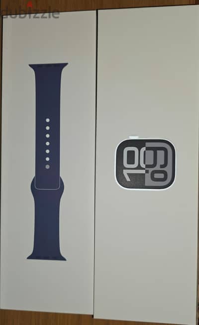 Series 10 (GPS) with a 46mm Silver ( في كرتونتها متفتحتش)
