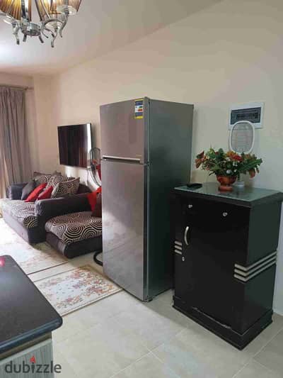 Two-bedroom chalet for rent, hotel furnishings directly on the pool.