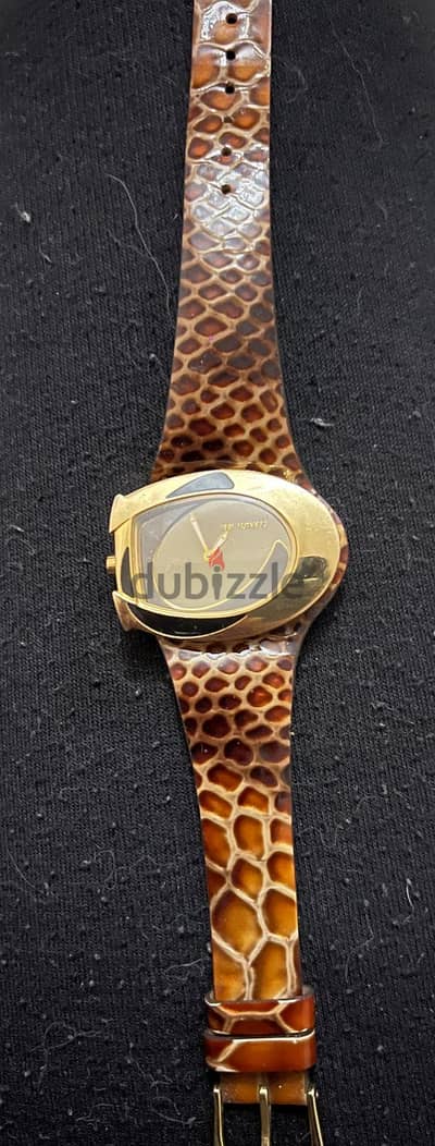 ساعه cerruti 1881 اصليه استعمال خفيف جدا