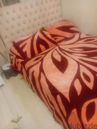 مفرش سرير قطيفه ٣ قطع