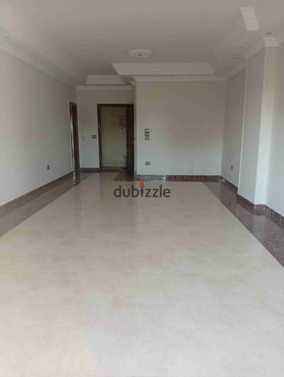 Apartment for rent for a family ////////////////////////////////////// in Narjis, Fifth Settlement Buildings // 3 rooms / reception / 2 bathrooms / kitchen / natural gas / balcony // garden view // third floor / elevator / Sorry, gentlemen brokers