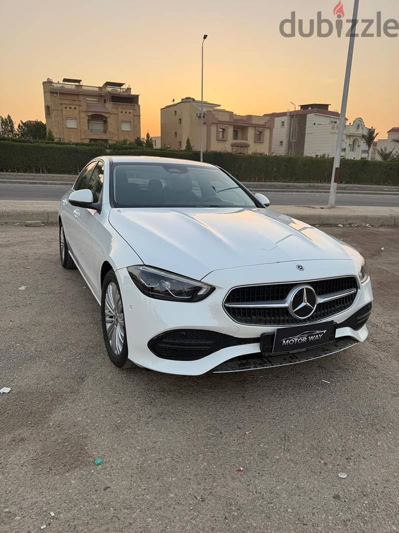 مرسيدس بنز سي 180 2025 تسليم فوري رخصه سنه