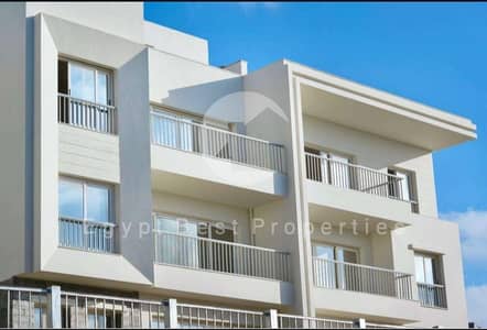 شاليه من غرفتي نوم في الصف الأول في رأس الحكمة بالساحل الشمالي، خصومات تصل إلى 50%