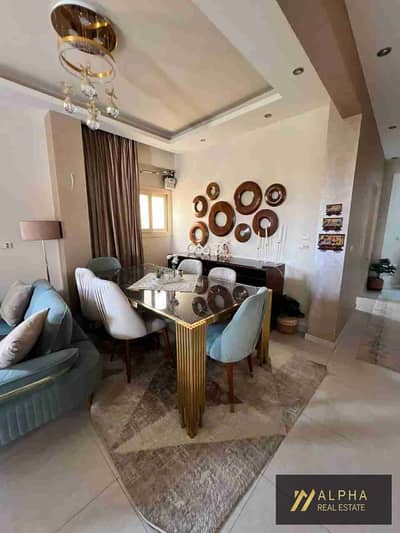 شقة للبيع في East Academy Villas بتصميم عملي وفيو مفتوح غير مجروح في موقع راقي داخل منطقة هادئة وقريبة من الخدمات والمحاور الرئيسية في قلب التجمع الخامس
