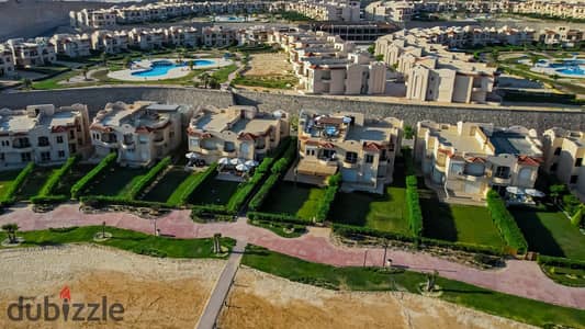 بمقدم 30%، استلم فوراً شاليه 127م بفيو بحر مباشر في "كورال هيلز"، وقسط الباقي على 4 سنين.