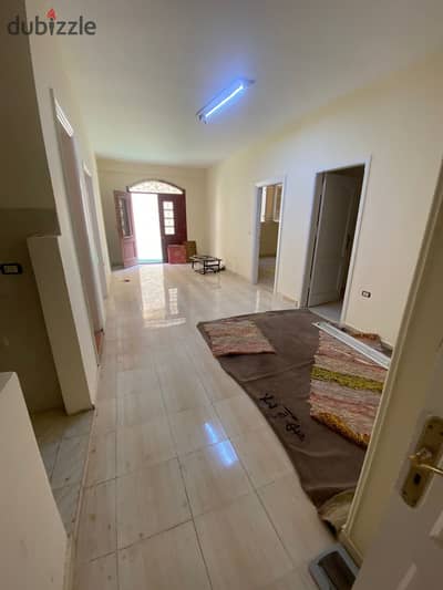 بيزمنت للايجار التجمع سكني او اداري بالقرب من محور مصطفى كامل