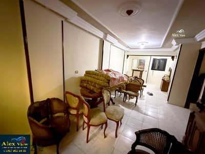 للبيع شقه مرخصه علي جمال عبد الناصر 3 غرف خطوات للبحر