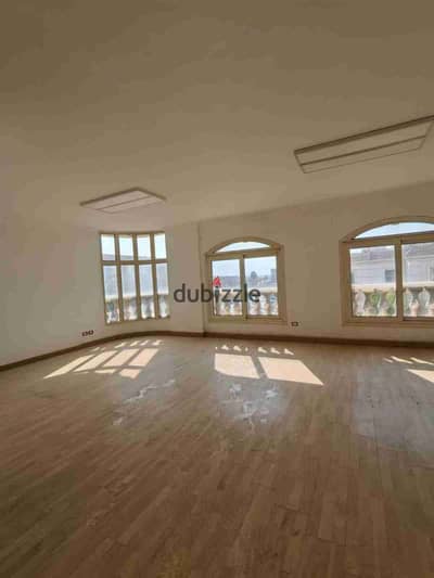 Office for rent in Sheraton Airport, area 700 square meters