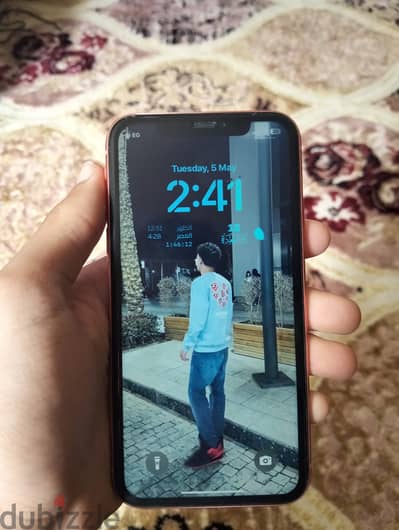ايفون xr  ١٢٨ بطاريه ٨٠ مش مغير حاجه معاه كرتونه