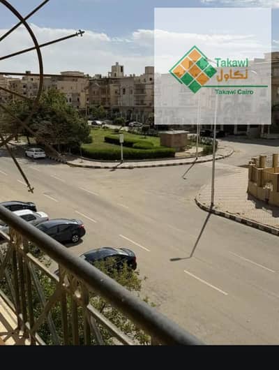 شقه في البنفسج ١٢ ١٨٠ متر متشطبه بكامل  ٣ نوم ٣ حمام  تشطيب باركيه مسمار  مطبخ بالجهزه  حصه في الارض١٢،٥٪؜ تنازل جهاز  الفيلا دورين الشقه دور ٢  فيه غ