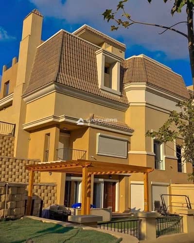 فيلا مميزه بفيو لاجون في قلب القاهرة الجديدة علي طريق السويس مباشرة وبجوار مدينتي ودقايق من العاصمة الإدارية والتجمع الخامس