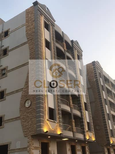 Apartments for sale at the lowest market price, ready for immediate occupancy in Sarayat Katameya compound.