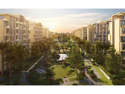 شقة تشطيب كامل بالجولدن سكوير للبيع موقع مميز جولف اقساط حتى ٨ سنوات بخصم ٥٪؜ Golden Square