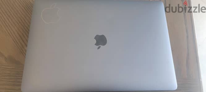 MacBook pro 15 inch 2018