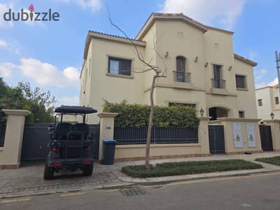 توين هاوس جاهز متشطب من المالك للبيع في اب تاون كايرو اعمار Uptown Cairo Emaar