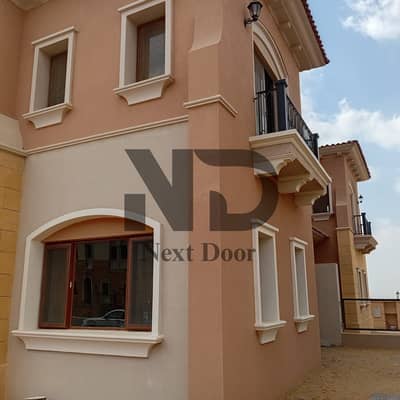فيلا كواترو للبيع في City Gate | 255م مباني | 235م أرض | استلام فوري | بجوار الجولف
