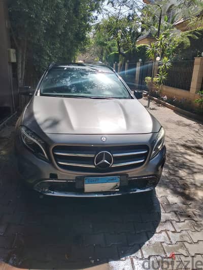 Mercedes-Benz GLA 200 2015