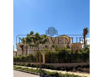 Town house middle 3/4 flexi finishing ground and first in a very prime location for sale in City Gate Sapphire B New Cairo developed by Qatari Diar