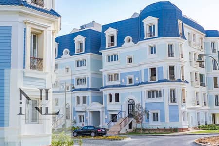 فرصتك تمتلك آي فيلا روف في ماونتن فيو هايد بارك، مساحة 300 م + روف 75 م، 3 غرف +غرفة ناني، 3 حمام، نص تشطيب